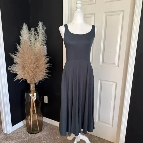 NWT QUINCE Tencel Jersey Fit & Flare Dress in Dark Olive
 size Small - Picture 8 of 12